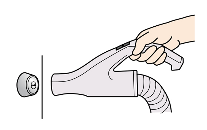 鍵穴のゴミやホコリを取り除く